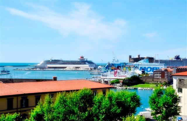 Hotel Boston Livorno Exterior foto